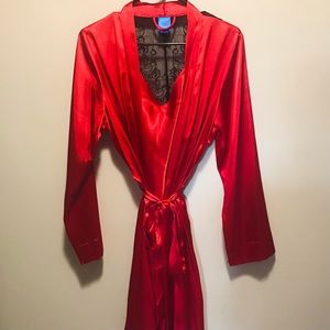 Apt. 9 Nightgown and Robe